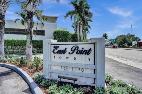 Condo in Fort Lauderdale, Florida, 1 bedroom № 2088592 - photo 2
