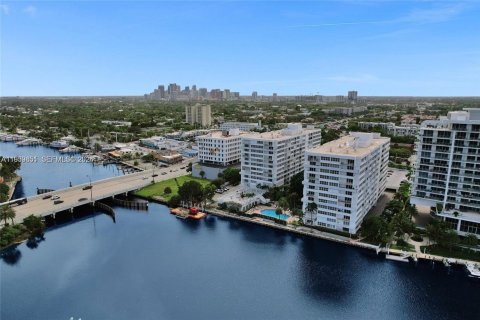Condo in Fort Lauderdale, Florida, 1 bedroom № 2088592