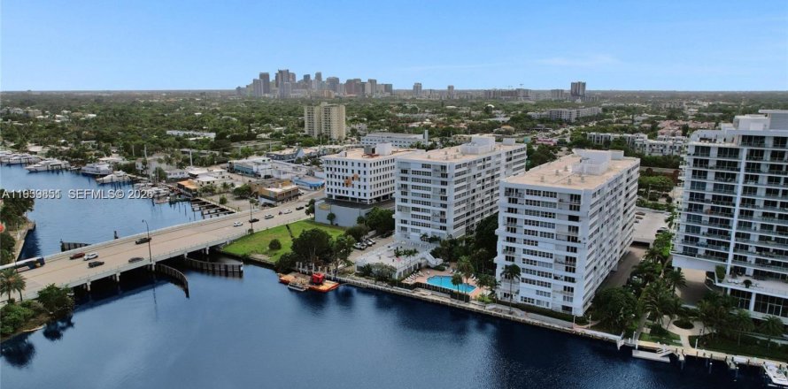 Condo in Fort Lauderdale, Florida, 1 bedroom № 2088592