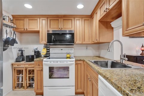 Condo in Fort Lauderdale, Florida, 1 bedroom № 2088592 - photo 26