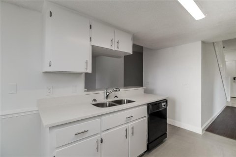 Casa en alquiler en Port Orange, Florida, 3 dormitorios, 150.41 m2 № 1769900 - foto 6