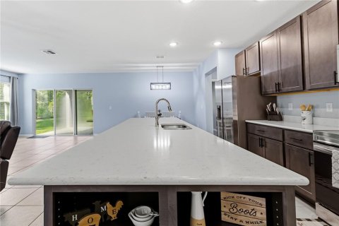 House in Weeki Wachee, Florida 4 bedrooms, 228.08 sq.m. № 2297248 - photo 17