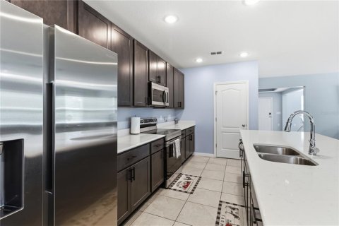 House in Weeki Wachee, Florida 4 bedrooms, 228.08 sq.m. № 2297248 - photo 19