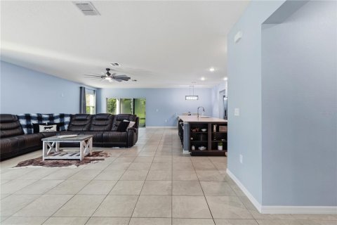 House in Weeki Wachee, Florida 4 bedrooms, 228.08 sq.m. № 2297248 - photo 9