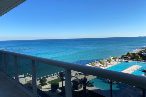 Condo à Hallandale Beach, Floride, 3 chambres  № 2257437