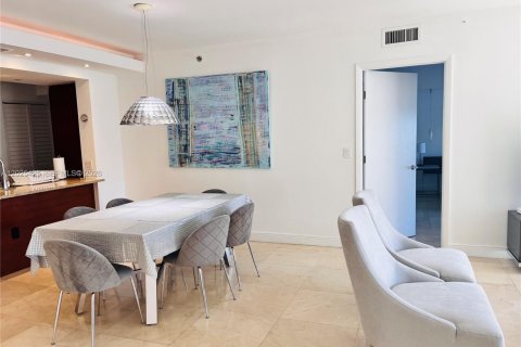 Copropriété à louer à Hallandale Beach, Floride: 3 chambres, 155.61 m2 № 2257437 - photo 6