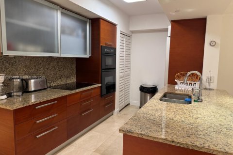 Copropriété à louer à Hallandale Beach, Floride: 3 chambres, 155.61 m2 № 2257437 - photo 8