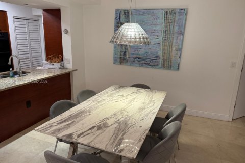 Copropriété à louer à Hallandale Beach, Floride: 3 chambres, 155.61 m2 № 2257437 - photo 7
