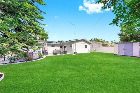 House in Clearwater, Florida 3 bedrooms, 118.17 sq.m. № 1854191 - photo 30