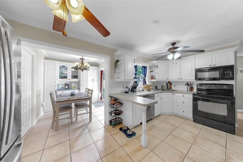 House in Clearwater, Florida 3 bedrooms, 118.17 sq.m. № 1854191 - photo 10