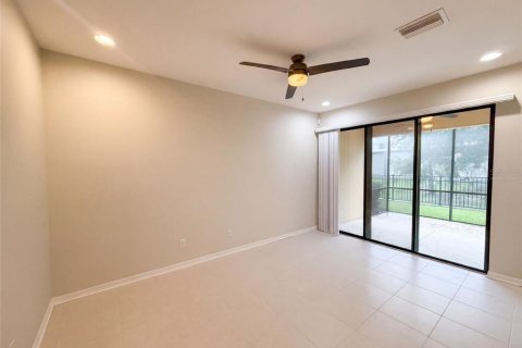 Touwnhouse à vendre à Wesley Chapel, Floride: 3 chambres, 162.39 m2 № 2314350 - photo 2