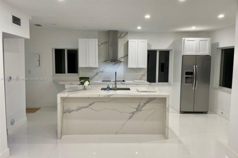 Condo in Miami Beach, Florida, 1 bedroom  № 1712862 - photo 3