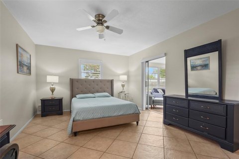 House in Sarasota, Florida 2 bedrooms, 131.55 sq.m. № 1787922 - photo 7