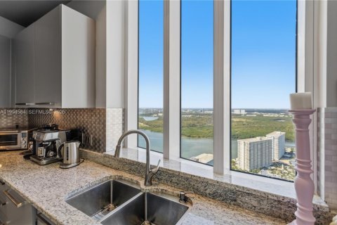 Condominio en venta en Sunny Isles Beach, Florida, 3 dormitorios, 237.64 m2 № 2255893 - foto 16