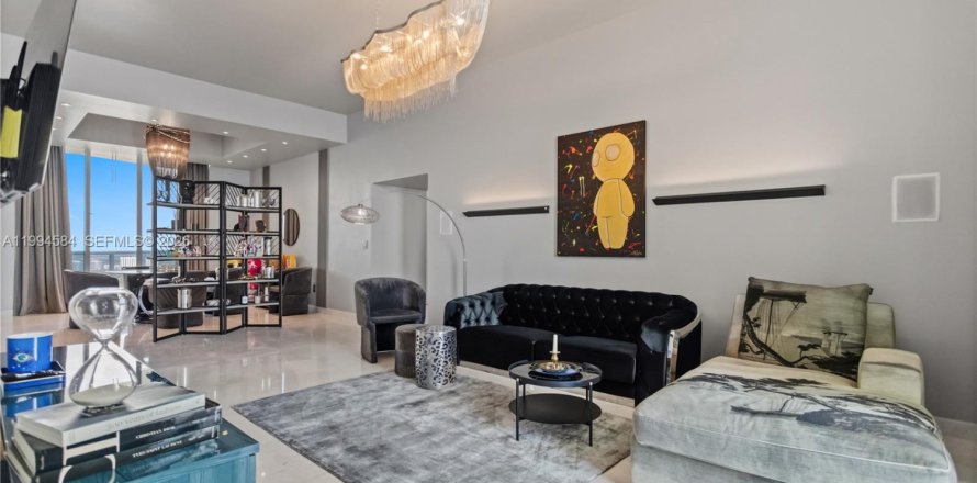 Condominio en Sunny Isles Beach, Florida, 3 dormitorios  № 2255893