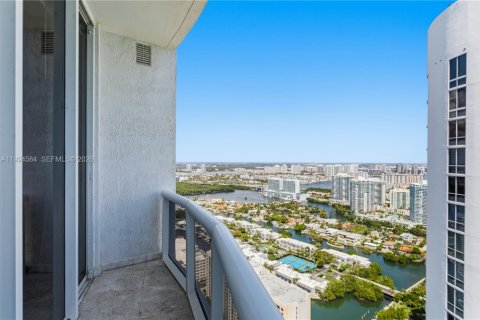 Condominio en venta en Sunny Isles Beach, Florida, 3 dormitorios, 237.64 m2 № 2255893 - foto 24