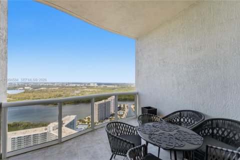 Condominio en venta en Sunny Isles Beach, Florida, 3 dormitorios, 237.64 m2 № 2255893 - foto 17