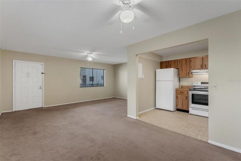 Condo in Orlando, Florida, 1 bedroom № 2101267 - photo 4