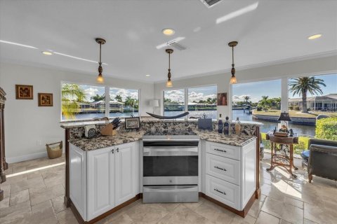 Villa ou maison à vendre à Punta Gorda, Floride: 2 chambres, 162.39 m2 № 2101761 - photo 9