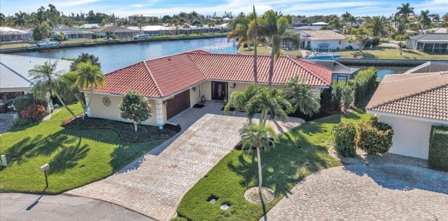 Villa ou maison à Punta Gorda, Floride 2 chambres, 162.39 m2 № 2101761