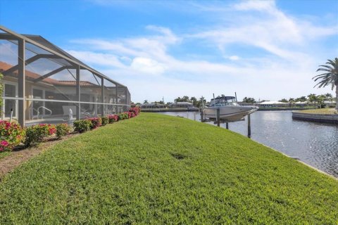 Villa ou maison à vendre à Punta Gorda, Floride: 2 chambres, 162.39 m2 № 2101761 - photo 30
