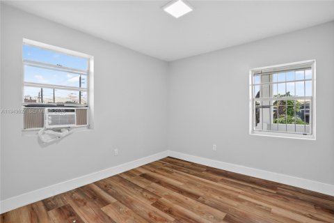 Снять в аренду квартиру в Майами, Флорида 2 спальни, 74.32м2, № 2005519 - фото 10