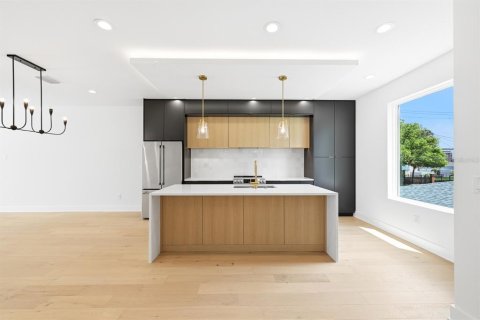 Touwnhouse à vendre à Tampa, Floride: 3 chambres, 220.83 m2 № 2306814 - photo 8