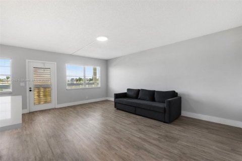 Condo in Boca Raton, Florida, 2 bedrooms  № 1968669 - photo 3