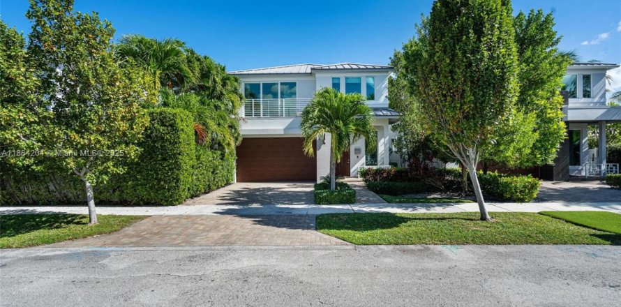 House in Fort Lauderdale, Florida 4 bedrooms, 283.91 sq.m. № 1891888