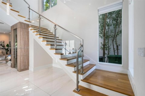 House in Fort Lauderdale, Florida 4 bedrooms, 283.91 sq.m. № 1891888 - photo 14