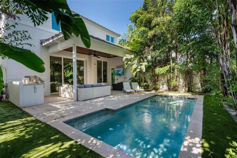 House in Fort Lauderdale, Florida 4 bedrooms, 283.91 sq.m. № 1891888 - photo 30