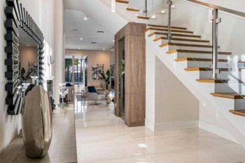 House in Fort Lauderdale, Florida 4 bedrooms, 283.91 sq.m. № 1891888 - photo 4