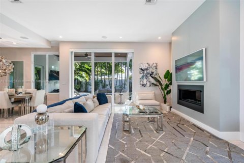 House in Fort Lauderdale, Florida 4 bedrooms, 283.91 sq.m. № 1891888 - photo 8