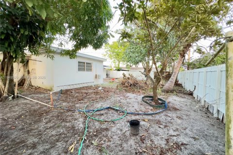 House in Miami Gardens, Florida 4 bedrooms, 143.26 sq.m. № 2007353 - photo 23