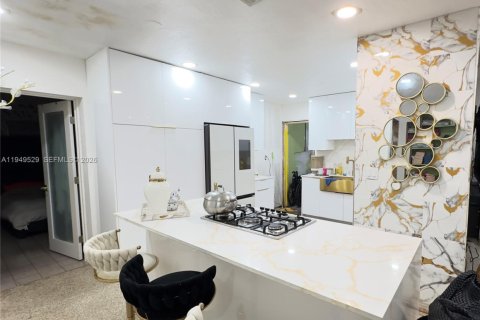 House in Miami Gardens, Florida 4 bedrooms, 143.26 sq.m. № 2007353 - photo 9