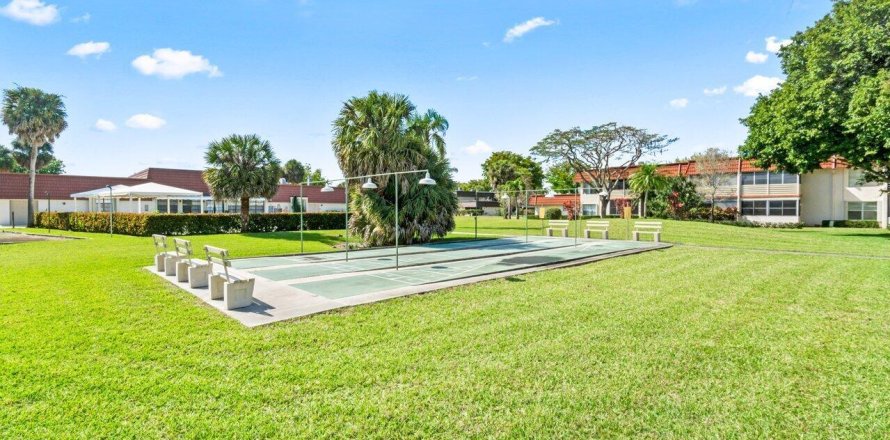 Condo in Royal Palm Beach, Florida, 1 bedroom  № 1092837