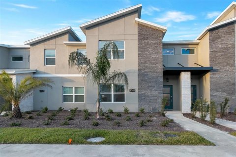 Townhouse in Kissimmee, Florida 4 bedrooms, 177.81 sq.m. № 1560790 - photo 1