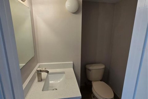 Townhouse in Orlando, Florida 2 bedrooms, 95.6 sq.m. № 2280382 - photo 7