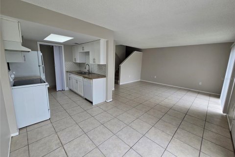 Townhouse in Orlando, Florida 2 bedrooms, 95.6 sq.m. № 2280382 - photo 4