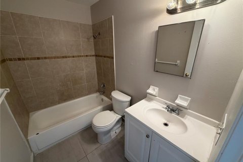 Townhouse in Orlando, Florida 2 bedrooms, 95.6 sq.m. № 2280382 - photo 11