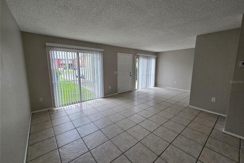 Townhouse in Orlando, Florida 2 bedrooms, 95.6 sq.m. № 2280382 - photo 3