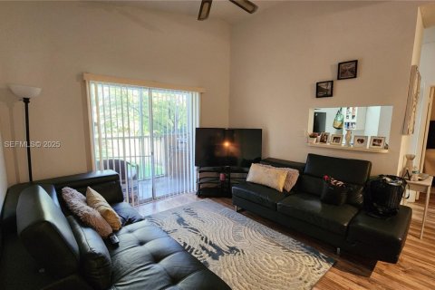 Condo in Deerfield Beach, Florida, 2 bedrooms № 1989630 - photo 7