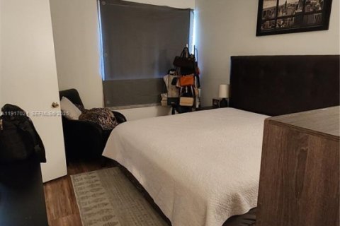 Condo in Deerfield Beach, Florida, 2 bedrooms № 1989630 - photo 18