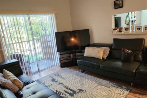 Condo in Deerfield Beach, Florida, 2 bedrooms № 1989630 - photo 21