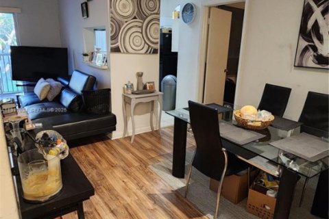 Condo in Deerfield Beach, Florida, 2 bedrooms № 1989630 - photo 16