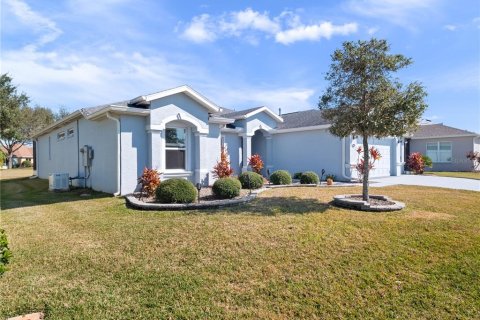 House in Leesburg, Florida 3 bedrooms, 215.35 sq.m. № 1520838 - photo 2