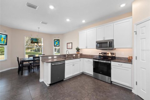 House in Leesburg, Florida 3 bedrooms, 215.35 sq.m. № 1520838 - photo 11