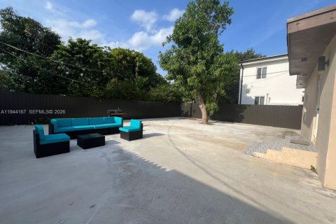 Apartment in Miami Beach, Florida 1 bedroom, 271.37 sq.m. № 2000648 - photo 21