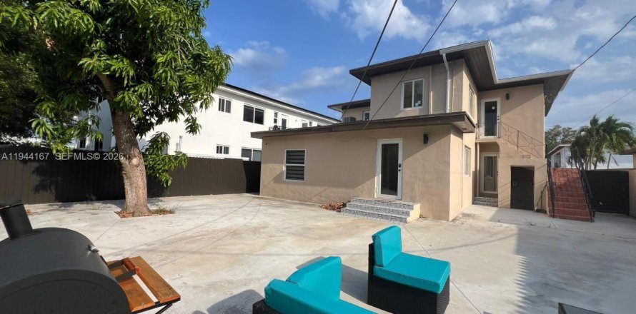 Apartment in Miami Beach, Florida 1 bedroom, 271.37 sq.m. № 2000648