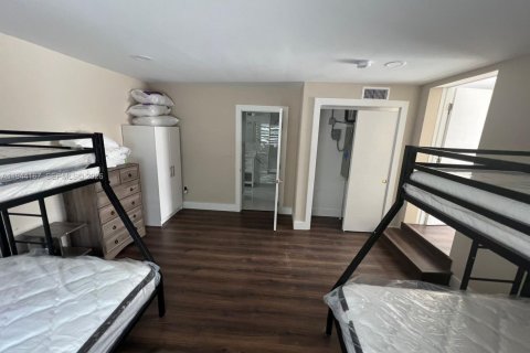 Apartment in Miami Beach, Florida 1 bedroom, 271.37 sq.m. № 2000648 - photo 11